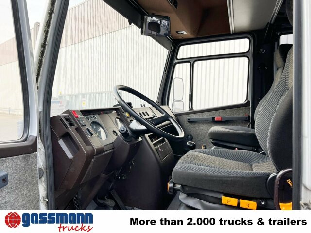 Mercedes-Benz 711 D-KA 4x2, Standklima, 11-Sitze, 2 x on stock - Φορτηγό κόφα: φωτογραφία 3 Mercedes-Benz 711 D-KA 4x2, Standklima, 11-Sitze, 2 x on stock - Φορτηγό κόφα: φωτογραφία 3