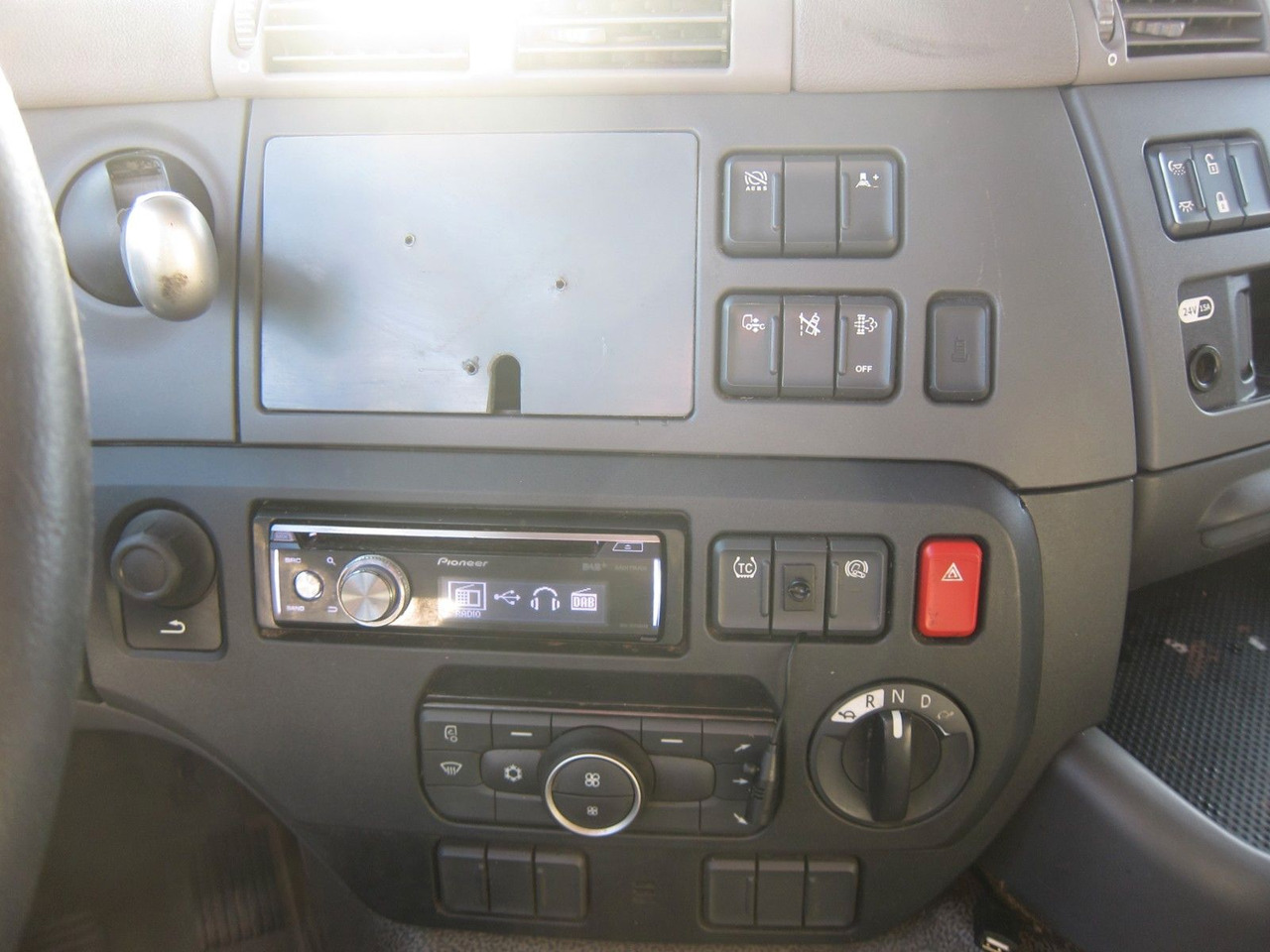 Φορτηγό μουσαμάς DAF CF 230 19T Schiebeplane LBW Portalturen: φωτογραφία 9