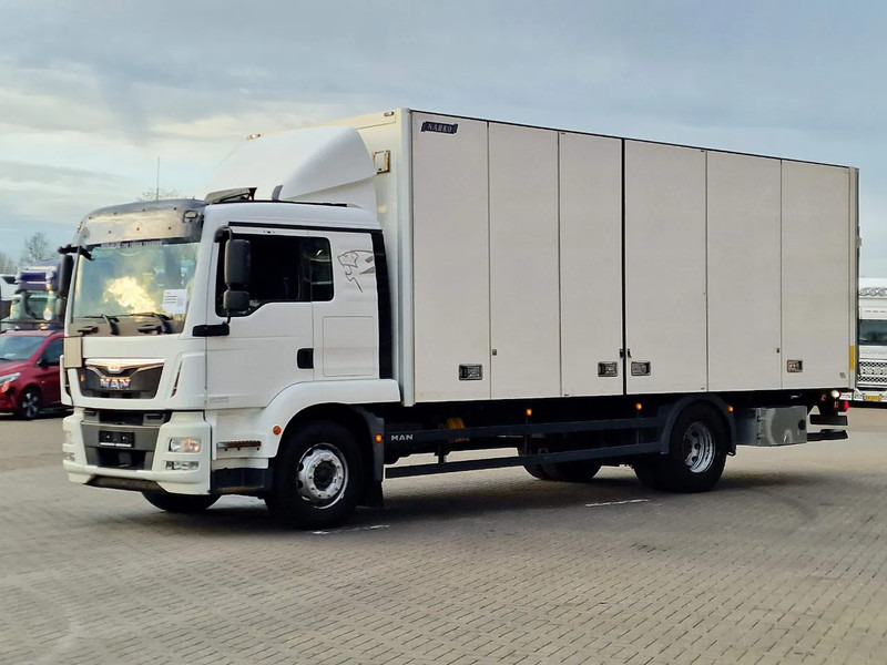 MAN TGM 18.340 4x2 - Sleepercab - Box with sidedoors - Loadlift - Full air - Euro 6 - Automatic - Φορτηγό κόφα: φωτογραφία 3 MAN TGM 18.340 4x2 - Sleepercab - Box with sidedoors - Loadlift - Full air - Euro 6 - Automatic - Φορτηγό κόφα: φωτογραφία 3