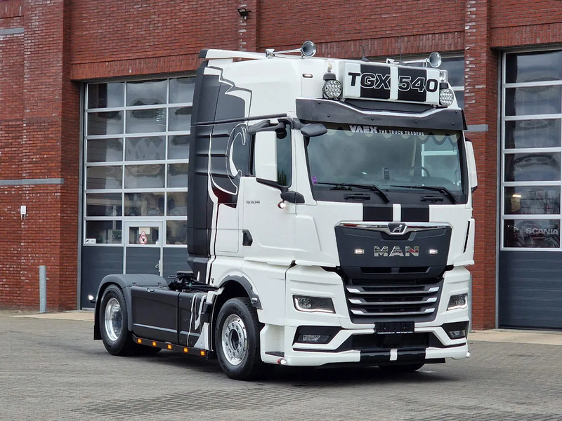 MAN TGX 18.540 GX - New - Retarder - Night clima - Alcoa - Show truck - Lightbar - - Τράκτορας: φωτογραφία 1 MAN TGX 18.540 GX - New - Retarder - Night clima - Alcoa - Show truck - Lightbar - - Τράκτορας: φωτογραφία 1
