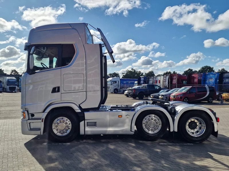 Scania 660S V8 NGS Highline 6x2/4 - New - Full spec - Retarder - Night clima - Led - Leather - Navi - Τράκτορας: φωτογραφία 4 Scania 660S V8 NGS Highline 6x2/4 - New - Full spec - Retarder - Night clima - Led - Leather - Navi - Τράκτορας: φωτογραφία 4