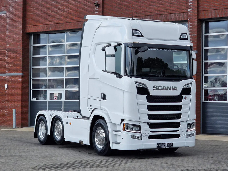 Scania 770S V8 NGS Highline 6x2/4 - New - Old dashboard - Full spec - Retarder - Night clima - Led - Leather - Navi - Τράκτορας: φωτογραφία 1 Scania 770S V8 NGS Highline 6x2/4 - New - Old dashboard - Full spec - Retarder - Night clima - Led - Leather - Navi - Τράκτορας: φωτογραφία 1