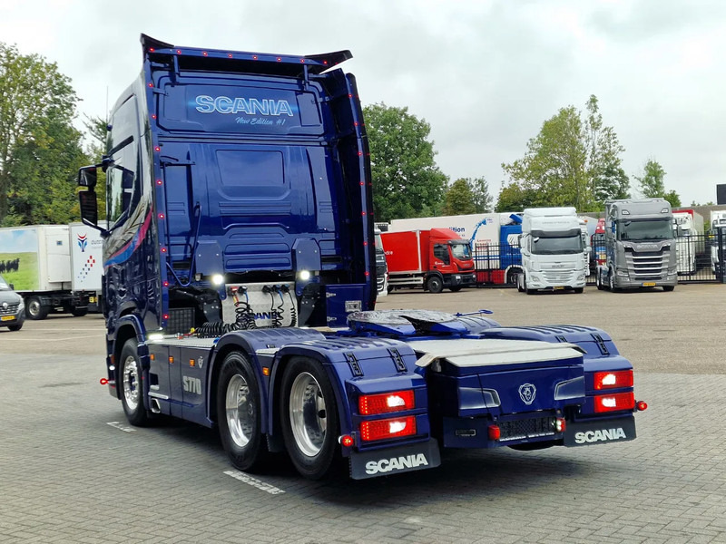 Scania 770S V8 NGS Highline 6x2 - Show truck - Special paint - Custom interior - Retarder - Full air - Night clima - Τράκτορας: φωτογραφία 5 Scania 770S V8 NGS Highline 6x2 - Show truck - Special paint - Custom interior - Retarder - Full air - Night clima - Τράκτορας: φωτογραφία 5