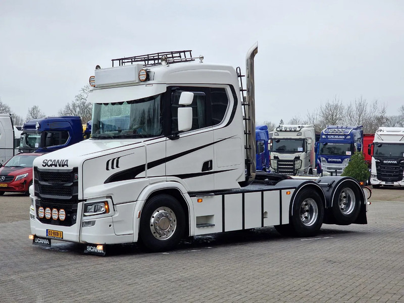 Scania T580 V8 Tuft Torpedo V8 - Custom exterior - Retarder - Full air - Show truck - Stack exhaust - Τράκτορας: φωτογραφία 4 Scania T580 V8 Tuft Torpedo V8 - Custom exterior - Retarder - Full air - Show truck - Stack exhaust - Τράκτορας: φωτογραφία 4