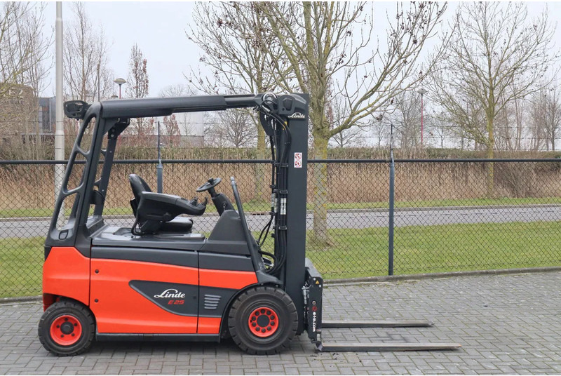 Linde E25 R-01 ROADSTER | DEMO | SIDESHIFT | FORK SPREADERS - Ηλεκτροκίνητο περονοφόρο: φωτογραφία 4 Linde E25 R-01 ROADSTER | DEMO | SIDESHIFT | FORK SPREADERS - Ηλεκτροκίνητο περονοφόρο: φωτογραφία 4