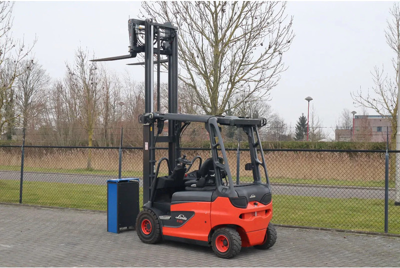 Linde E25 R-01 ROADSTER | DEMO | SIDESHIFT | FORK SPREADERS - Ηλεκτροκίνητο περονοφόρο: φωτογραφία 3 Linde E25 R-01 ROADSTER | DEMO | SIDESHIFT | FORK SPREADERS - Ηλεκτροκίνητο περονοφόρο: φωτογραφία 3