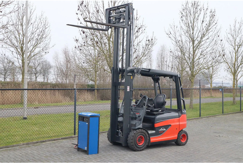 Linde E25 R-01 ROADSTER | DEMO | SIDESHIFT | FORK SPREADERS - Ηλεκτροκίνητο περονοφόρο: φωτογραφία 2 Linde E25 R-01 ROADSTER | DEMO | SIDESHIFT | FORK SPREADERS - Ηλεκτροκίνητο περονοφόρο: φωτογραφία 2
