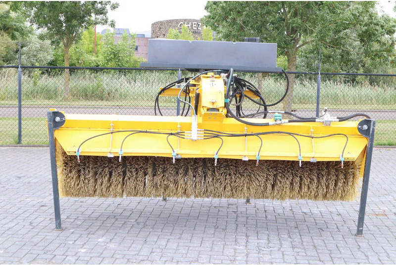 STARK RSW 3000 S | SWEEPER | BRUSH | KEHRMASCHINE | WATER SPRAY - Σκούπα: φωτογραφία 2 STARK RSW 3000 S | SWEEPER | BRUSH | KEHRMASCHINE | WATER SPRAY - Σκούπα: φωτογραφία 2
