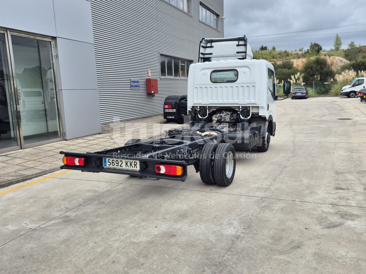 NISSAN NT 400 - Φορτηγό σασί: φωτογραφία 4 NISSAN NT 400 - Φορτηγό σασί: φωτογραφία 4