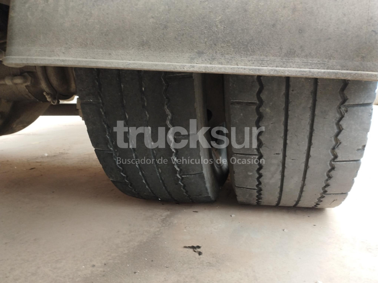 Φορτηγό μουσαμάς RENAULT 270 16C: φωτογραφία 12