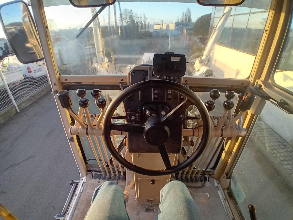 Caterpillar 12H - Γκρέιντερ: φωτογραφία 4 Caterpillar 12H - Γκρέιντερ: φωτογραφία 4