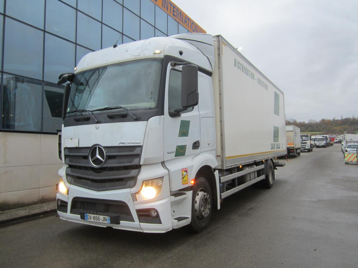 Mercedes Actros 1833 - Φορτηγό κόφα: φωτογραφία 1 Mercedes Actros 1833 - Φορτηγό κόφα: φωτογραφία 1