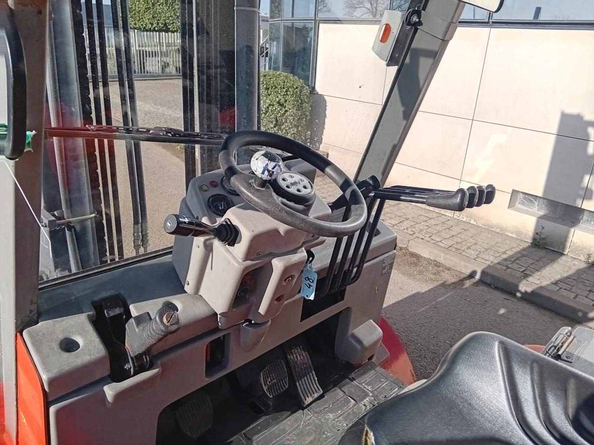 OMG 30D - Πετρελαιοκίνητο περονοφόρο: φωτογραφία 4 OMG 30D - Πετρελαιοκίνητο περονοφόρο: φωτογραφία 4
