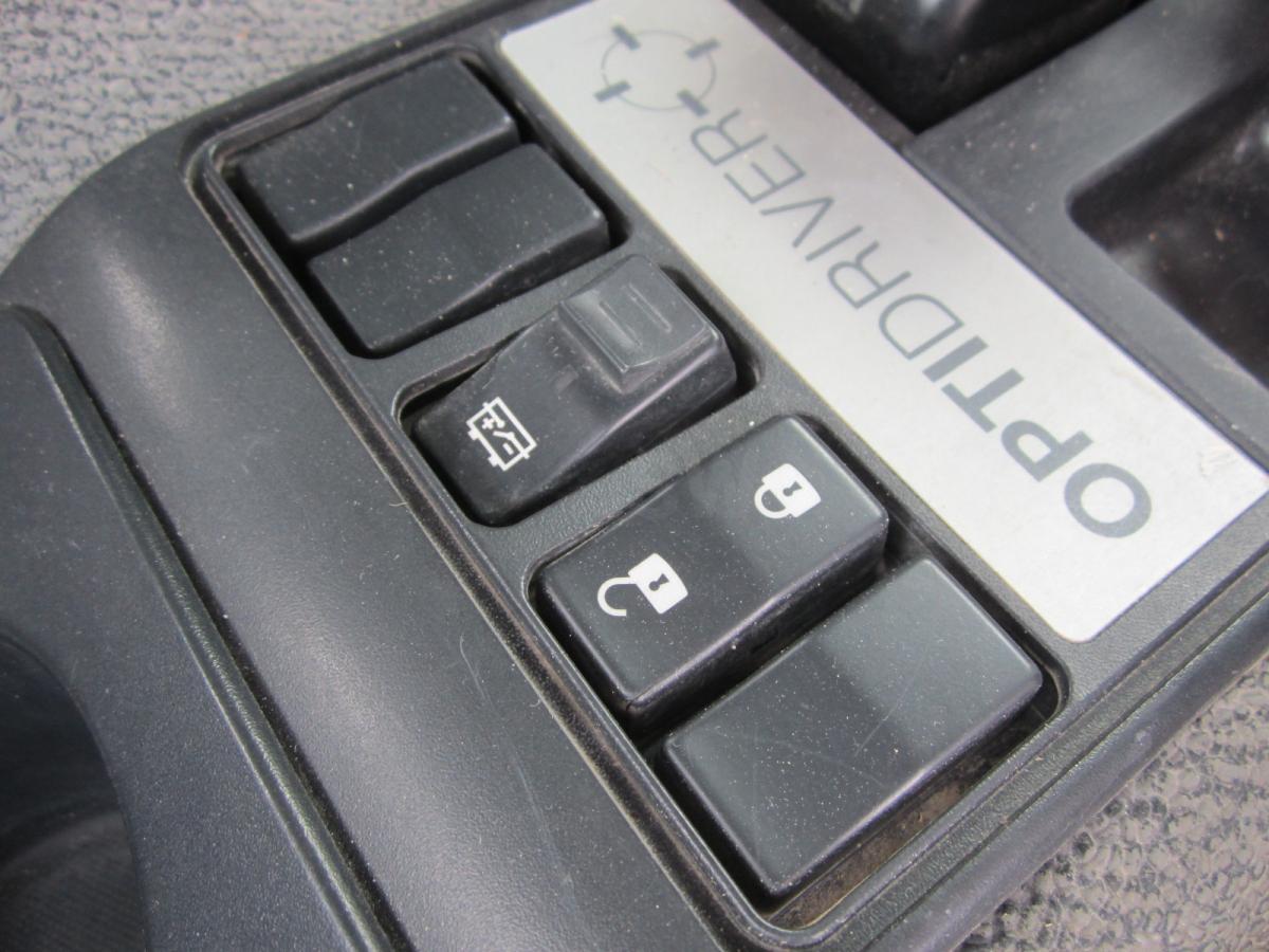 Φορτηγό καδοφόρος φορτωτής Renault Kerax 460 DXI: φωτογραφία 11 Φορτηγό καδοφόρος φορτωτής Renault Kerax 460 DXI: φωτογραφία 11