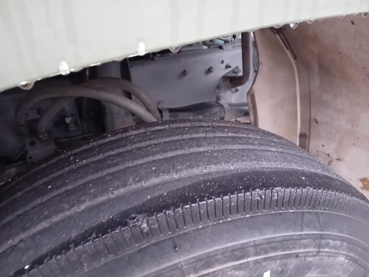 Scania 93 250 - Φορτηγό βυτιοφόρο: φωτογραφία 2 Scania 93 250 - Φορτηγό βυτιοφόρο: φωτογραφία 2