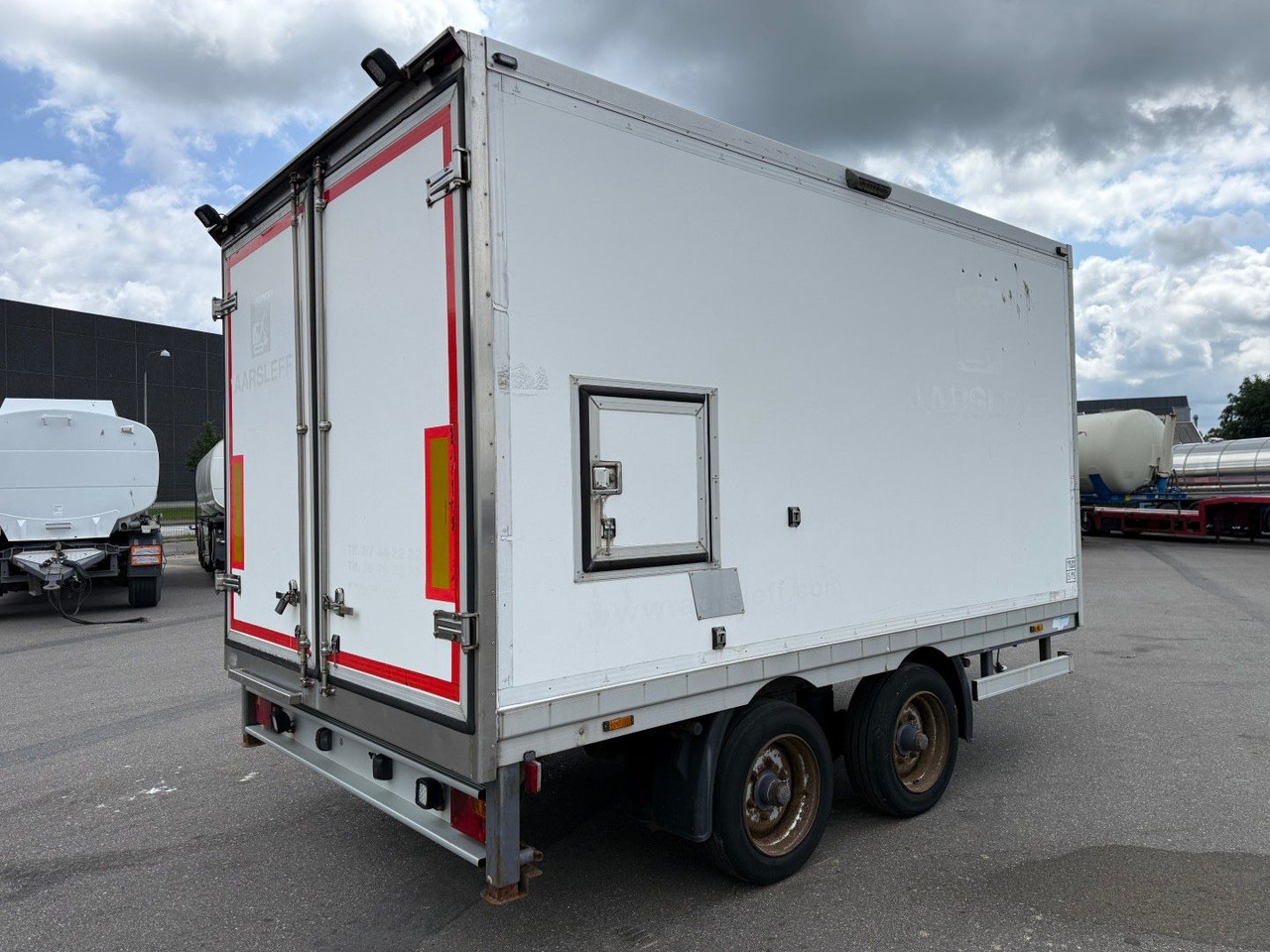 Blomenröhr 2 axle 7500 kg. Closed box / Koffer - Ρυμούλκα κόφα: φωτογραφία 3 Blomenröhr 2 axle 7500 kg. Closed box / Koffer - Ρυμούλκα κόφα: φωτογραφία 3
