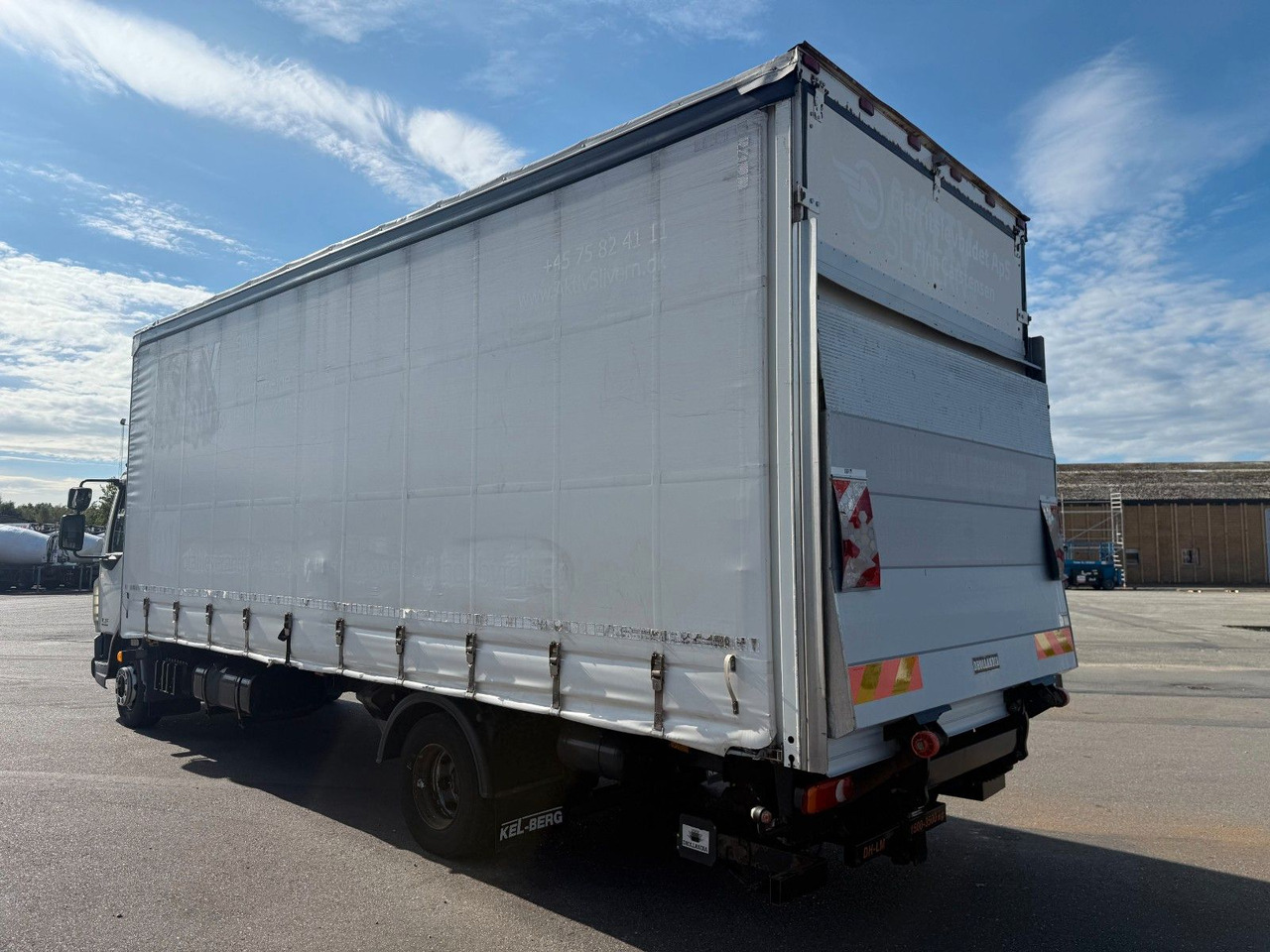 DAF LF 45 /220 4x2 Curtainsider and Taillift Euro 6 - Φορτηγό μουσαμάς: φωτογραφία 4 DAF LF 45 /220 4x2 Curtainsider and Taillift Euro 6 - Φορτηγό μουσαμάς: φωτογραφία 4