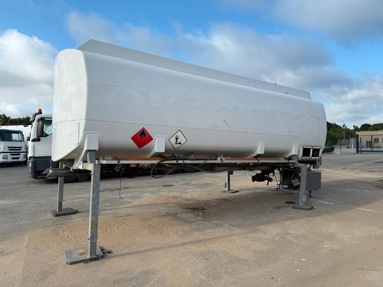 HMK Bilcon 23.800 L ADR Tank - Φορτηγό βυτιοφόρο: φωτογραφία 1 HMK Bilcon 23.800 L ADR Tank - Φορτηγό βυτιοφόρο: φωτογραφία 1