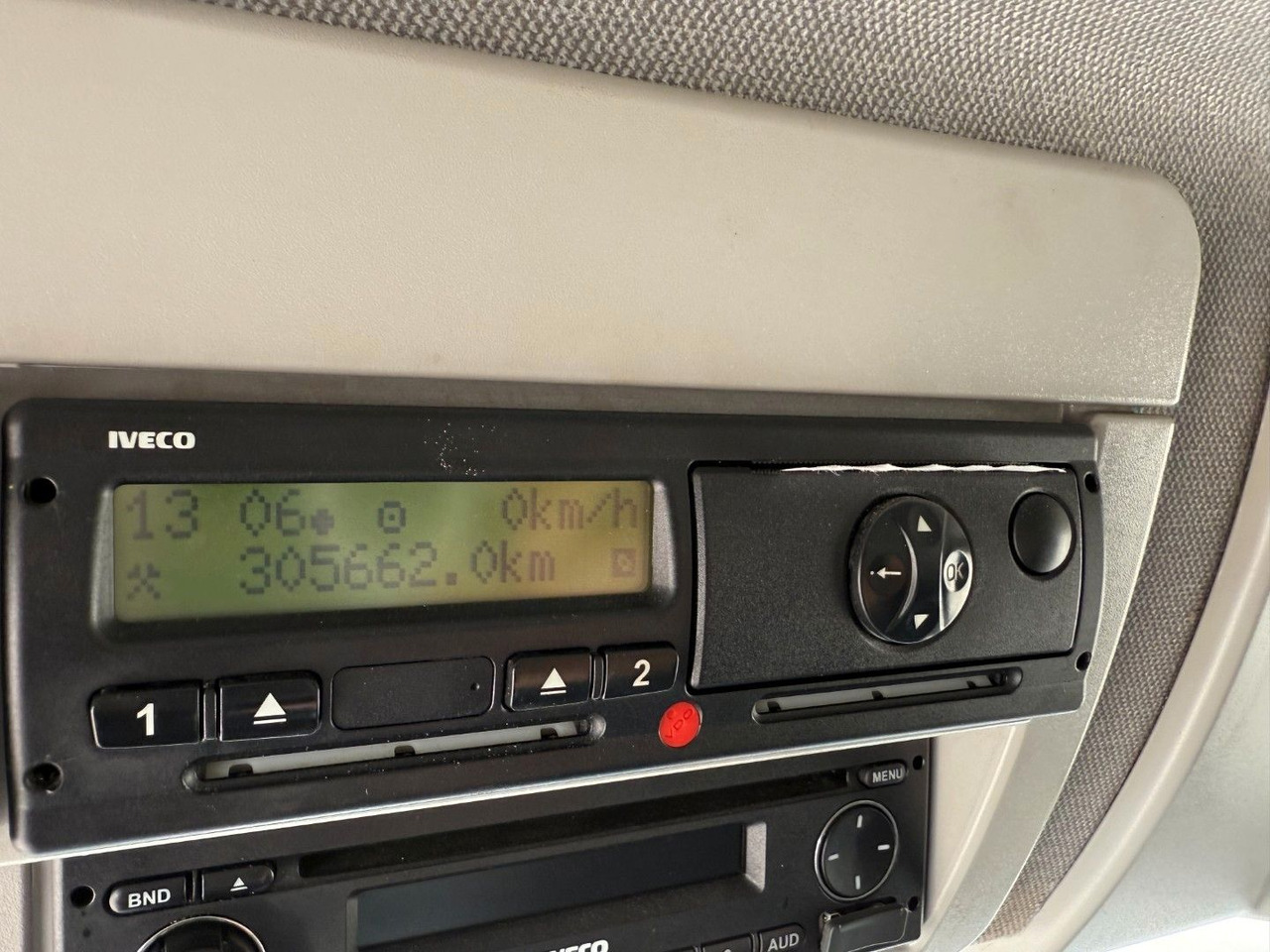 Φορτηγό ψυγείο Iveco 180E32 4x2 Schmitz / Thermo King T-1200R Spectru Iveco 180E32 4x2 Schmitz / Thermo King T-1200R Spectru: φωτογραφία 6