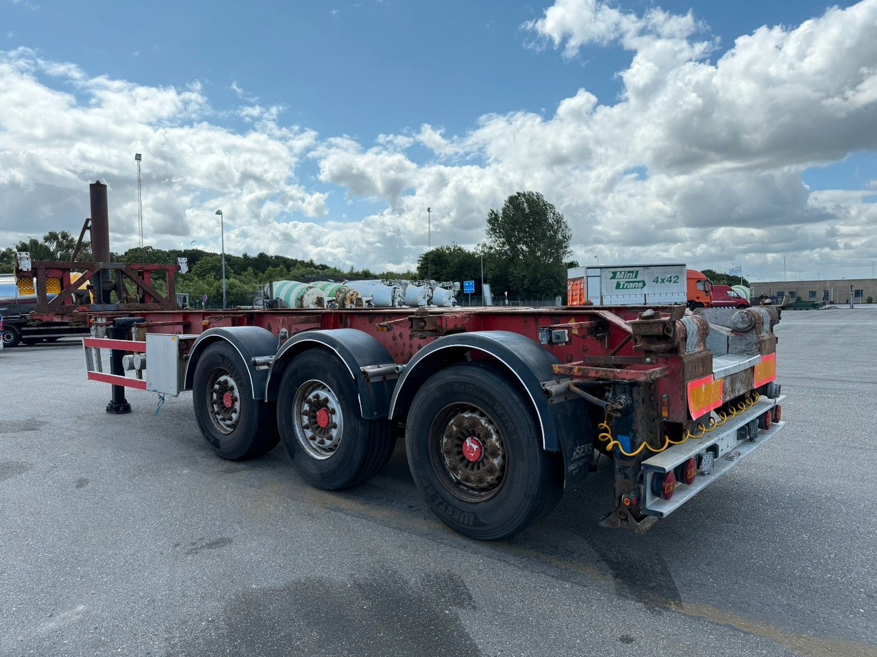 Lag 3 Axle 30" Container Tipper Chassis Lag 3 Axle 30" Container Tipper Chassis - Επικαθήμενο ανατρεπόμενο: φωτογραφία 4 Lag 3 Axle 30" Container Tipper Chassis Lag 3 Axle 30" Container Tipper Chassis - Επικαθήμενο ανατρεπόμενο: φωτογραφία 4