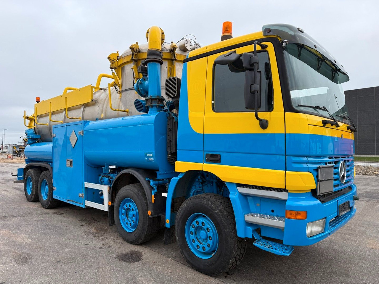 Mercedes-Benz Actros 4140 8x4 KOKS MEGAVAC 8000 ADR Dry Vac - Όχημα εκκένωσης βόθρων: φωτογραφία 2 Mercedes-Benz Actros 4140 8x4 KOKS MEGAVAC 8000 ADR Dry Vac - Όχημα εκκένωσης βόθρων: φωτογραφία 2