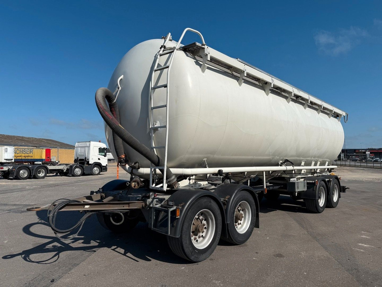 P4T30 4 axle 42 m3 Alu Silo tank - Ρυμούλκα βυτίο: φωτογραφία 1 P4T30 4 axle 42 m3 Alu Silo tank - Ρυμούλκα βυτίο: φωτογραφία 1