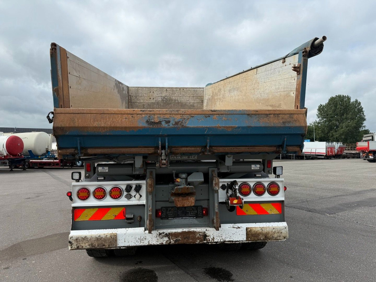 Φορτηγό ανατρεπόμενο Volvo FM 500 8x4 Pushertridem 3 Way Tipper / Kipper: φωτογραφία 14 Φορτηγό ανατρεπόμενο Volvo FM 500 8x4 Pushertridem 3 Way Tipper / Kipper: φωτογραφία 14