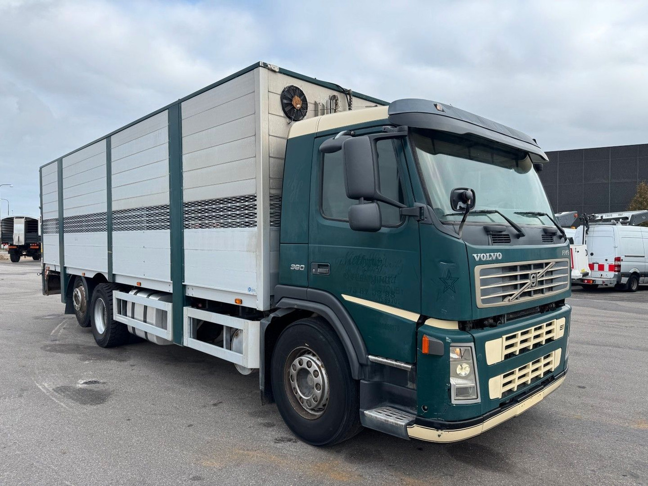 Volvo FM9 380 6x2*4 Tiertransporter / Livestock - Φορτηγό μεταφοράς αλόγων: φωτογραφία 2 Volvo FM9 380 6x2*4 Tiertransporter / Livestock - Φορτηγό μεταφοράς αλόγων: φωτογραφία 2
