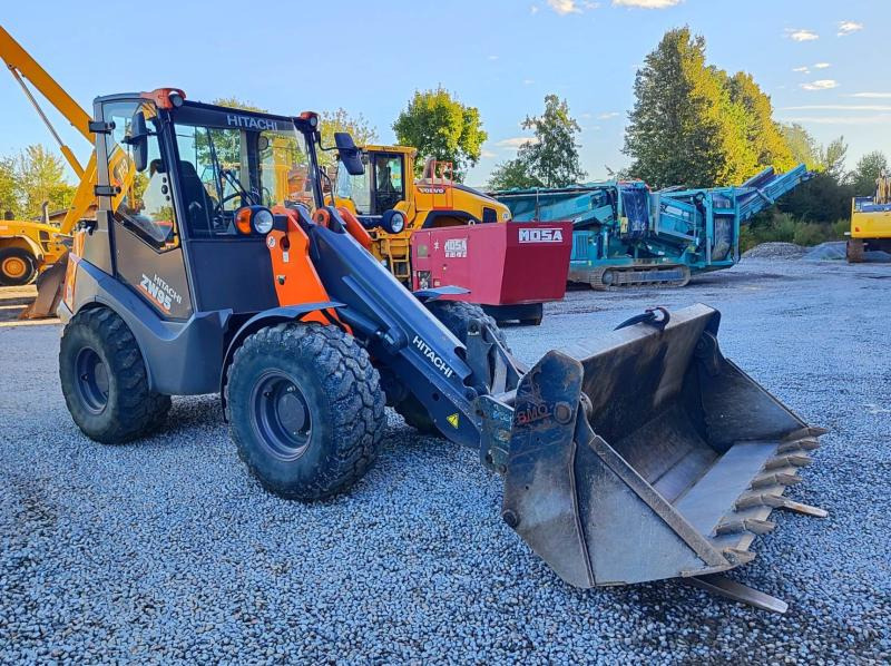 Hitachi ZW95 - Ελαστιχοφόρος φορτωτής: φωτογραφία 3 Hitachi ZW95 - Ελαστιχοφόρος φορτωτής: φωτογραφία 3