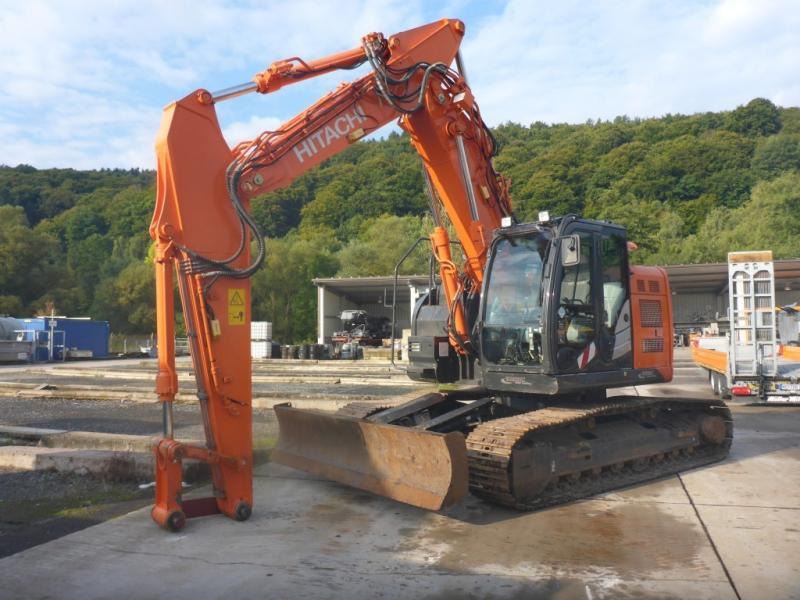 Hitachi ZX225USLC-5B - Ερπυστριοφόρος εκσκαφέας: φωτογραφία 2 Hitachi ZX225USLC-5B - Ερπυστριοφόρος εκσκαφέας: φωτογραφία 2