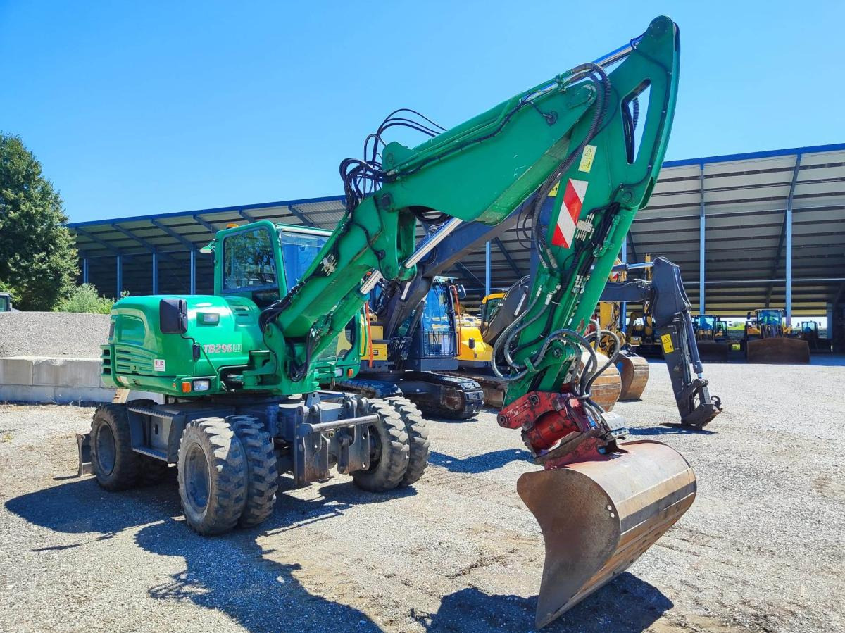 Takeuchi TB295W - Τροχοφόρος εκσκαφέας: φωτογραφία 3 Takeuchi TB295W - Τροχοφόρος εκσκαφέας: φωτογραφία 3