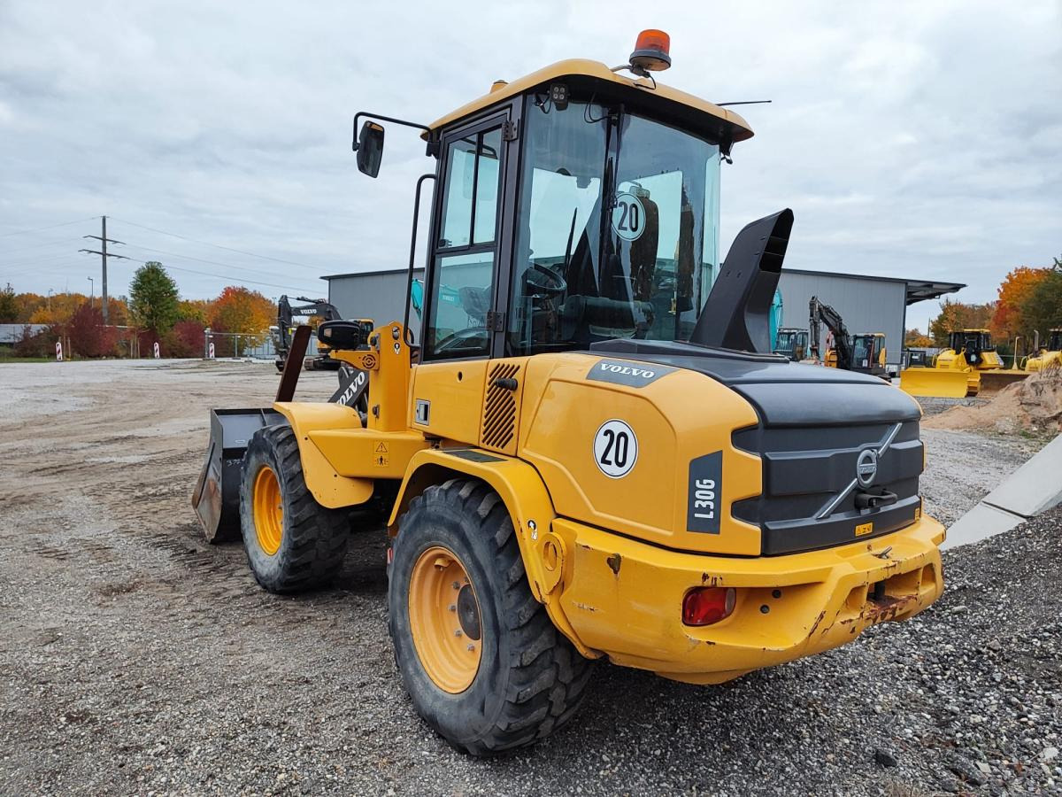 Volvo L30G - Ελαστιχοφόρος φορτωτής: φωτογραφία 1 Volvo L30G - Ελαστιχοφόρος φορτωτής: φωτογραφία 1