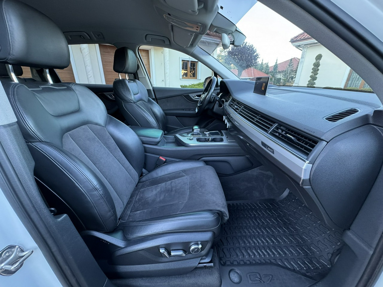 SUV Audi Q7: φωτογραφία 42