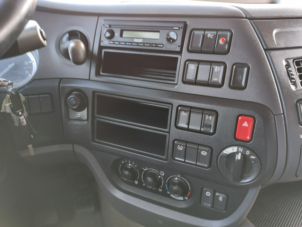 Τράκτορας DAF XF 106.460 Euro 6 LowDeck Mega: φωτογραφία 25