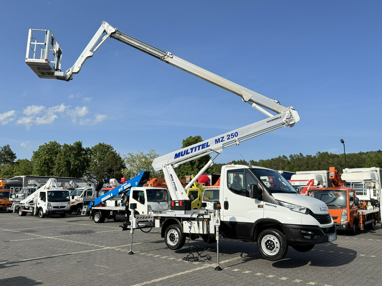 Iveco Daily 35S14 - Φορτηγό με εναέρια πλατφόρμα: φωτογραφία 1 Iveco Daily 35S14 - Φορτηγό με εναέρια πλατφόρμα: φωτογραφία 1