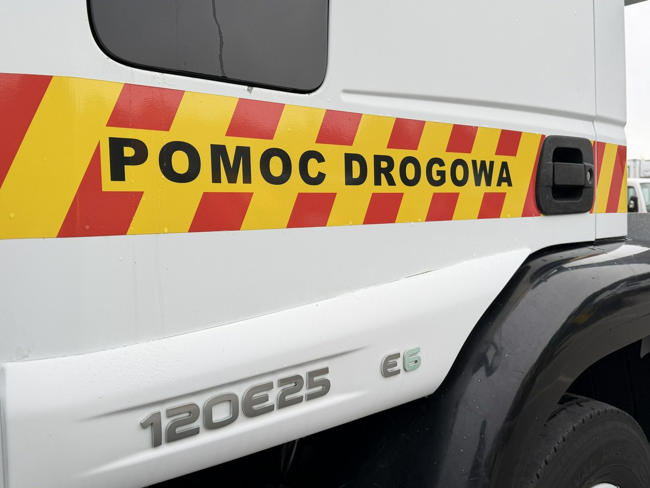 Iveco EUROCARGO 120E25 E6 Laweta Zagłebiana Platforma Pomoc Drogowa - Φορτηγό ρυμούλκησης: φωτογραφία 2 Iveco EUROCARGO 120E25 E6 Laweta Zagłebiana Platforma Pomoc Drogowa - Φορτηγό ρυμούλκησης: φωτογραφία 2