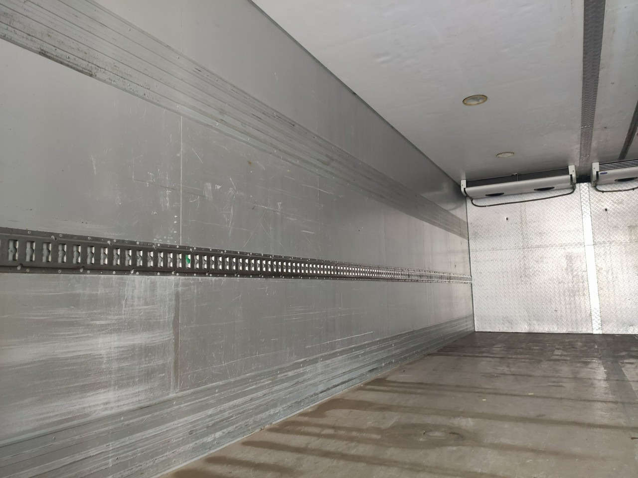 Αμάξωμα - ψυγείο Iveco Zabudowa Chłodnia Agregat Carrier Supra 950Mt + Winda: φωτογραφία 14 Αμάξωμα - ψυγείο Iveco Zabudowa Chłodnia Agregat Carrier Supra 950Mt + Winda: φωτογραφία 14