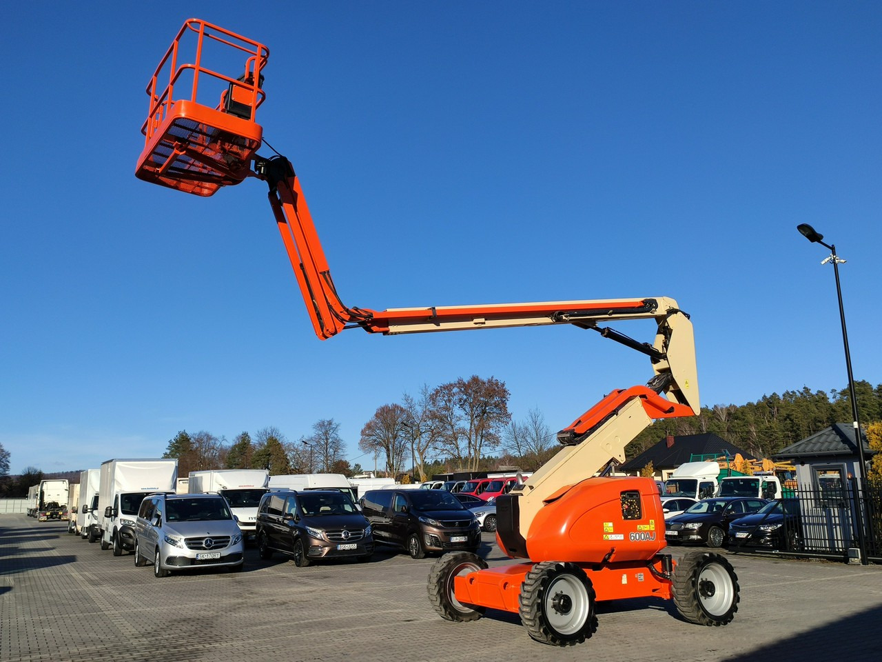JLG 600AJ 4x4 PODNOŚNIK PRZEGUBOWY - Καλαθοφόρο ανυψωτικό: φωτογραφία 1 JLG 600AJ 4x4 PODNOŚNIK PRZEGUBOWY - Καλαθοφόρο ανυψωτικό: φωτογραφία 1