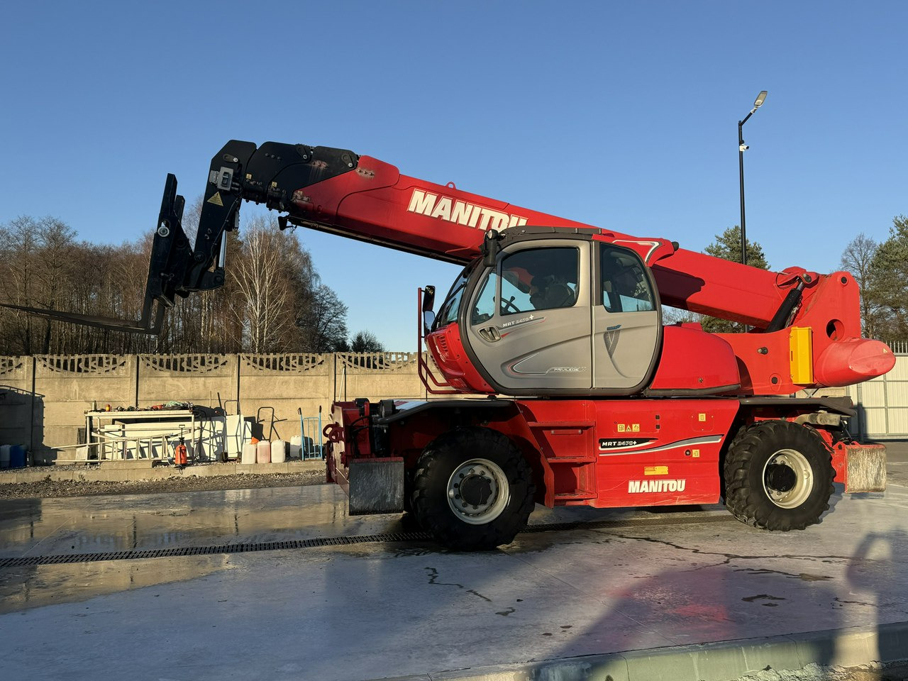 Manitou MRT 2470 + PRIVILEGE ST4 S1 ROTO Ładowarka Teleskopowa - Τηλεσκοπικός φορτωτής: φωτογραφία 1 Manitou MRT 2470 + PRIVILEGE ST4 S1 ROTO Ładowarka Teleskopowa - Τηλεσκοπικός φορτωτής: φωτογραφία 1