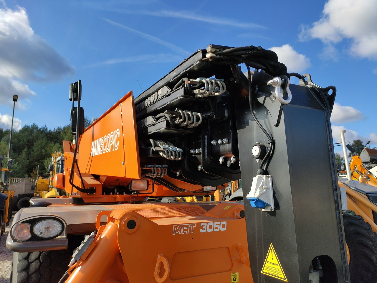 Manitou Wózek Jezdniowy Podnośnikowy Obrotowy - Τηλεσκοπικός φορτωτής: φωτογραφία 5 Manitou Wózek Jezdniowy Podnośnikowy Obrotowy - Τηλεσκοπικός φορτωτής: φωτογραφία 5