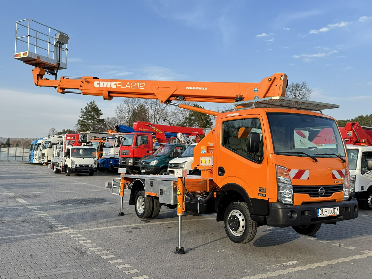 Nissan Cabstar - Φορτηγό με εναέρια πλατφόρμα: φωτογραφία 5 Nissan Cabstar - Φορτηγό με εναέρια πλατφόρμα: φωτογραφία 5