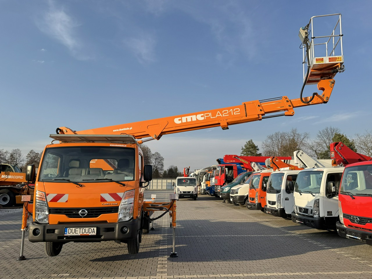 Nissan Cabstar - Φορτηγό με εναέρια πλατφόρμα: φωτογραφία 4 Nissan Cabstar - Φορτηγό με εναέρια πλατφόρμα: φωτογραφία 4