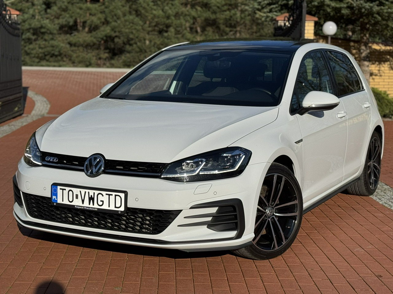 Volkswagen Golf - Αυτοκίνητο: φωτογραφία 2 Volkswagen Golf - Αυτοκίνητο: φωτογραφία 2