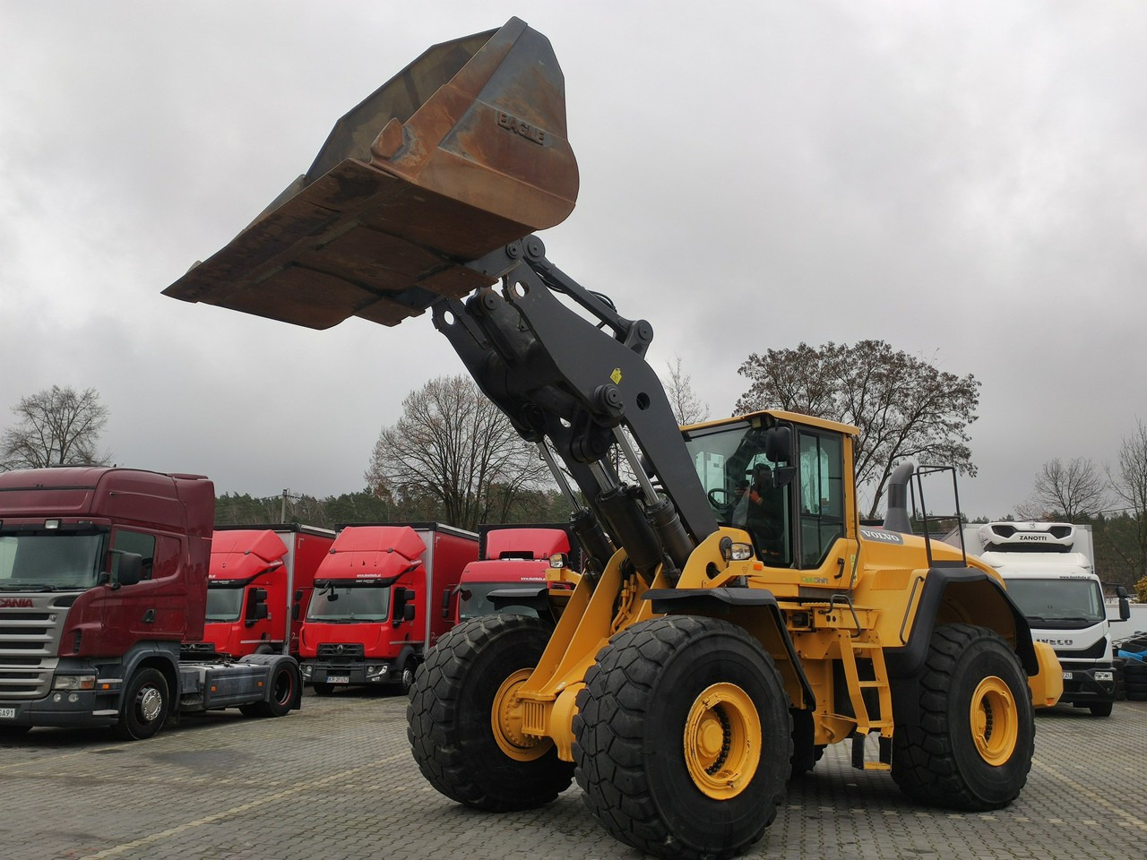 Volvo L 220G - Ελαστιχοφόρος φορτωτής: φωτογραφία 2 Volvo L 220G - Ελαστιχοφόρος φορτωτής: φωτογραφία 2
