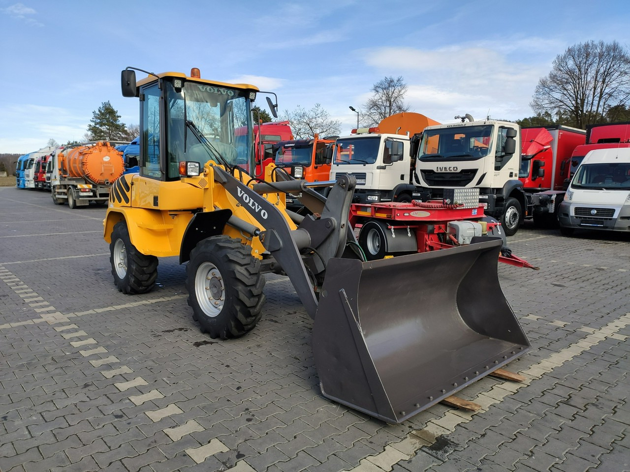 Volvo L30B Pro Unikat Stan Tylko 5380 mth - Ελαστιχοφόρος φορτωτής: φωτογραφία 2 Volvo L30B Pro Unikat Stan Tylko 5380 mth - Ελαστιχοφόρος φορτωτής: φωτογραφία 2