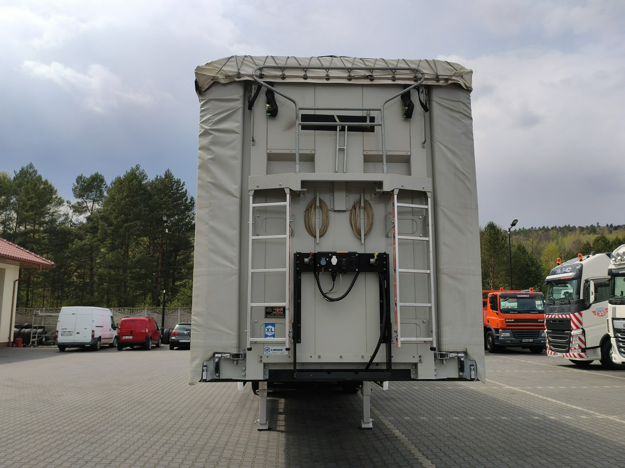 Wielton Standard na osiach SAF LIBNER DO PALET, ZRĄBKI, TROCIN - Επικαθήμενο κουρτίνα: φωτογραφία 5 Wielton Standard na osiach SAF LIBNER DO PALET, ZRĄBKI, TROCIN - Επικαθήμενο κουρτίνα: φωτογραφία 5