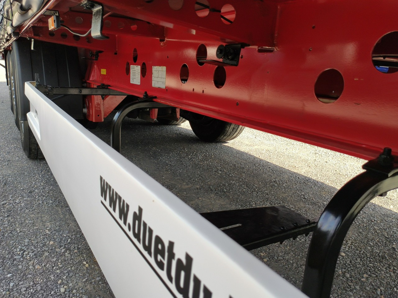 Επικαθήμενο κουρτίνα Wielton Standart Osie Saf Oś Podnoszona Super Stan: φωτογραφία 14 Επικαθήμενο κουρτίνα Wielton Standart Osie Saf Oś Podnoszona Super Stan: φωτογραφία 14