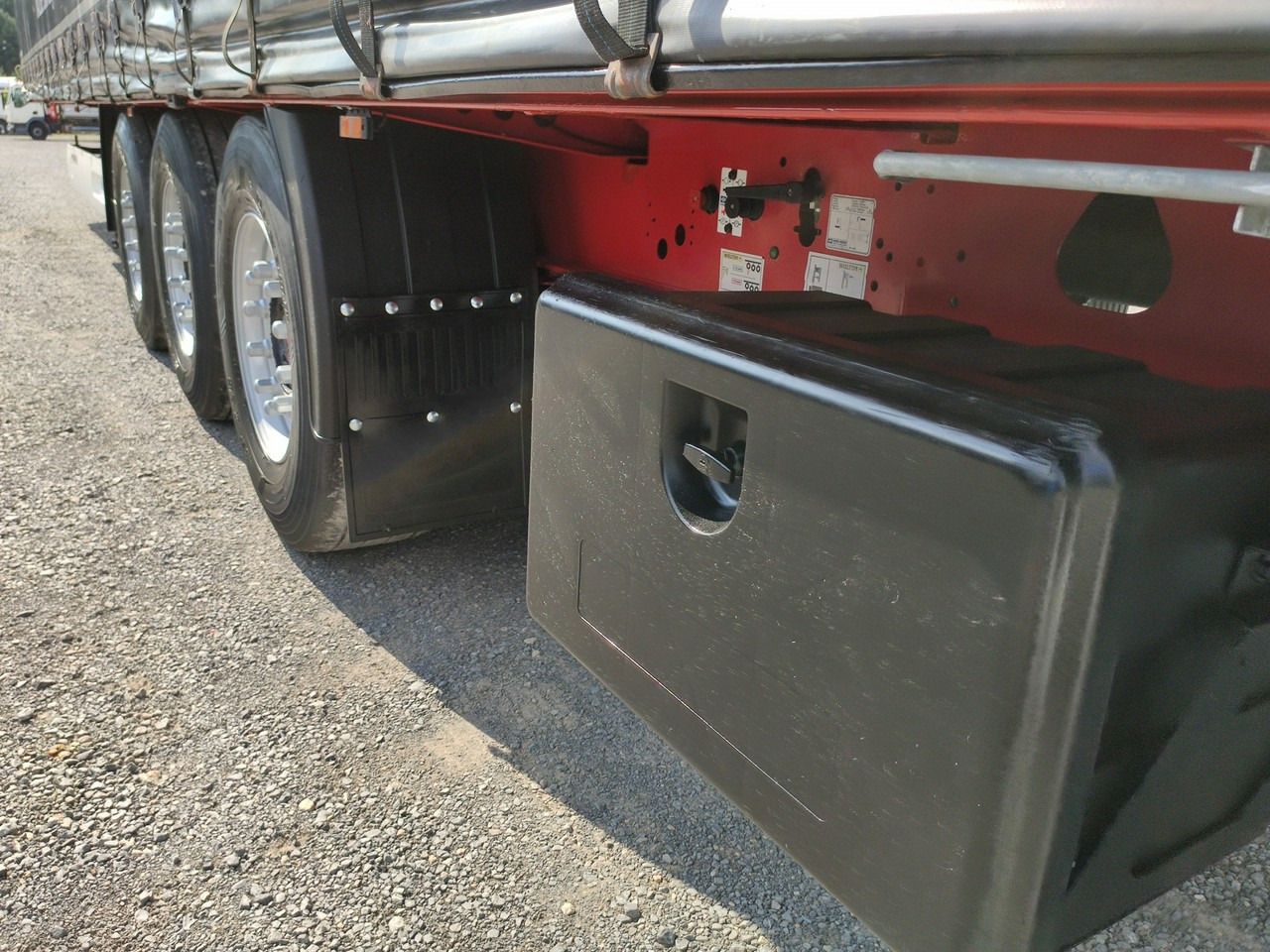 Επικαθήμενο κουρτίνα Wielton Standart Osie Saf Oś Podnoszona Super Stan: φωτογραφία 23 Επικαθήμενο κουρτίνα Wielton Standart Osie Saf Oś Podnoszona Super Stan: φωτογραφία 23