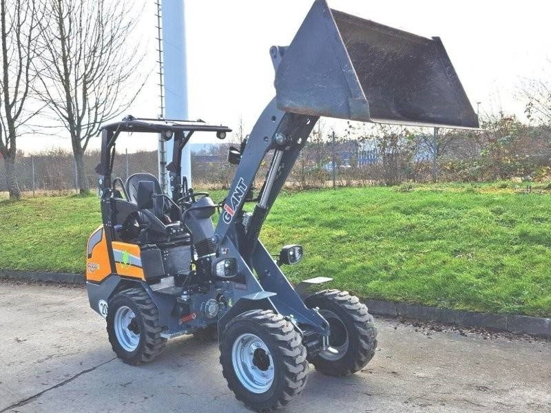 Giant G 2200 E X-Tra Elektro - Φορτωτής πλάγιας ολίσθησης: φωτογραφία 5 Giant G 2200 E X-Tra Elektro - Φορτωτής πλάγιας ολίσθησης: φωτογραφία 5