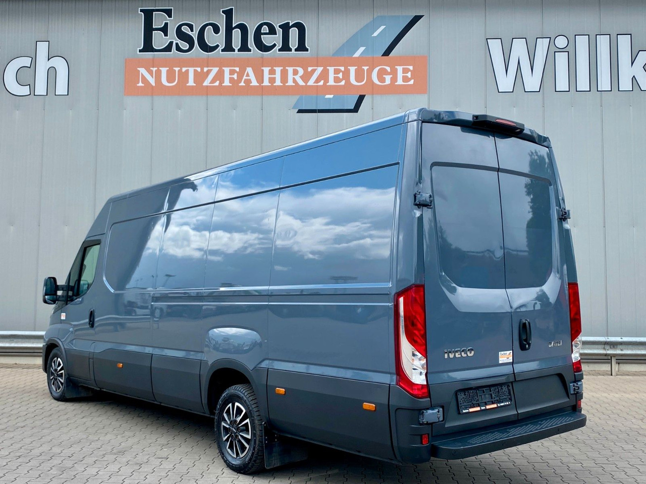 Iveco 35 S 16 Daily | Schiebetür*Kamera*Navi*AC*1.Hand - Επιβατικό βαν: φωτογραφία 3 Iveco 35 S 16 Daily | Schiebetür*Kamera*Navi*AC*1.Hand - Επιβατικό βαν: φωτογραφία 3